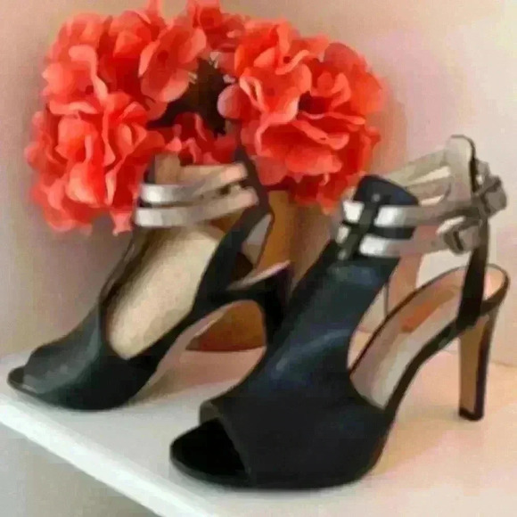 Louise et Cie Sebastian Cutout Leather Heels - Picture 4 of 10